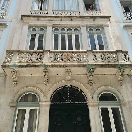 Apartment 360 *