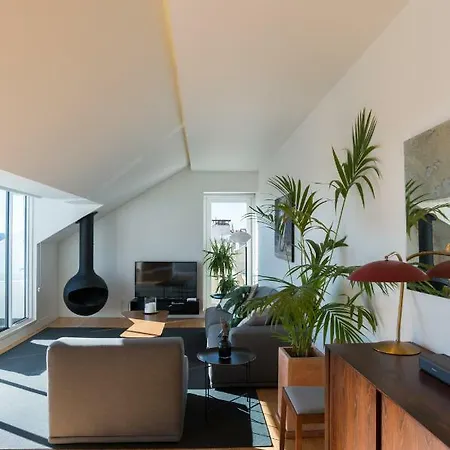 Apartment 360 *