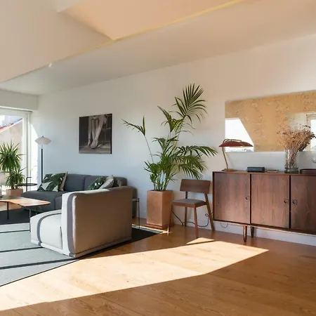 360 Apartment *