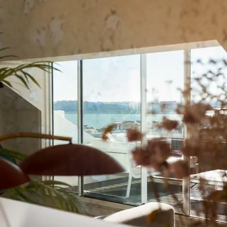 Apartment 360 *